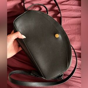 Madewell Dakota Half Moon Leather Bag 
Excellent used condition